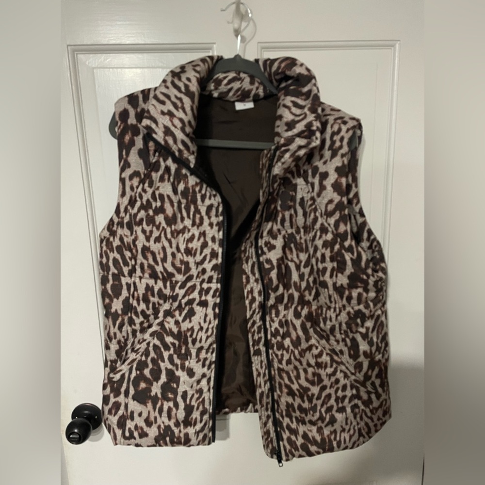Cabi Brown Leopard Puffer Vest (L) Zip Front
